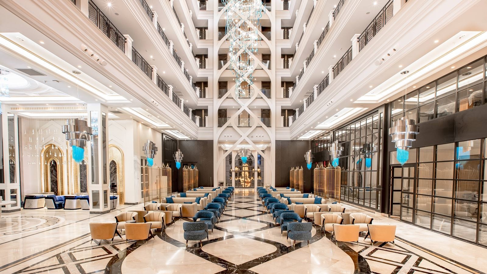 bars-queen-lobby-bar