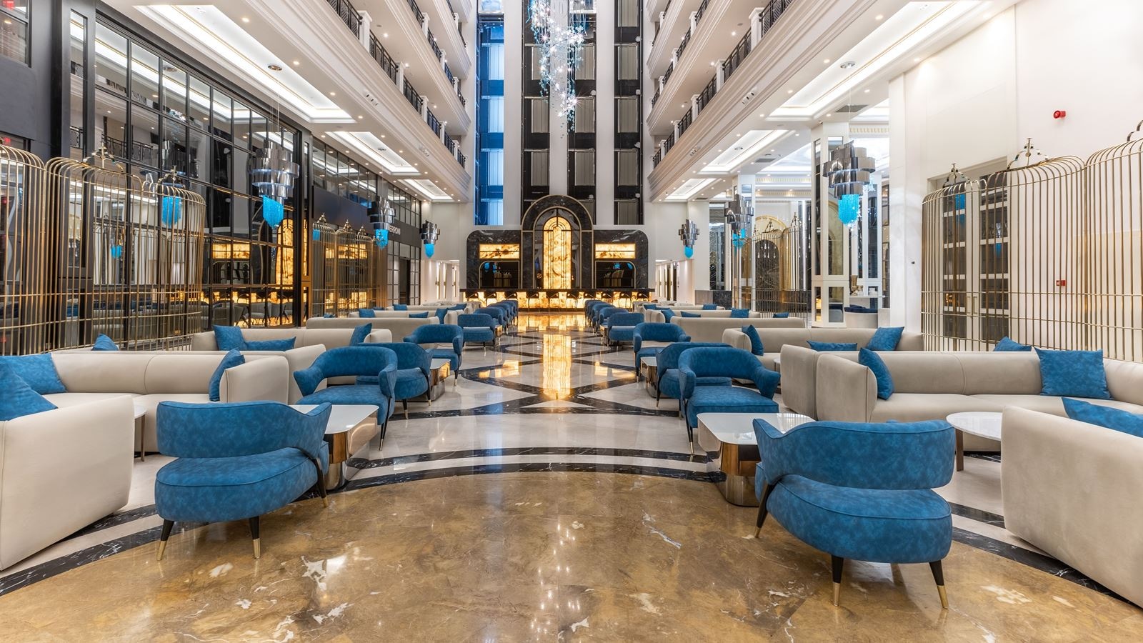 bars-queen-lobby-bar