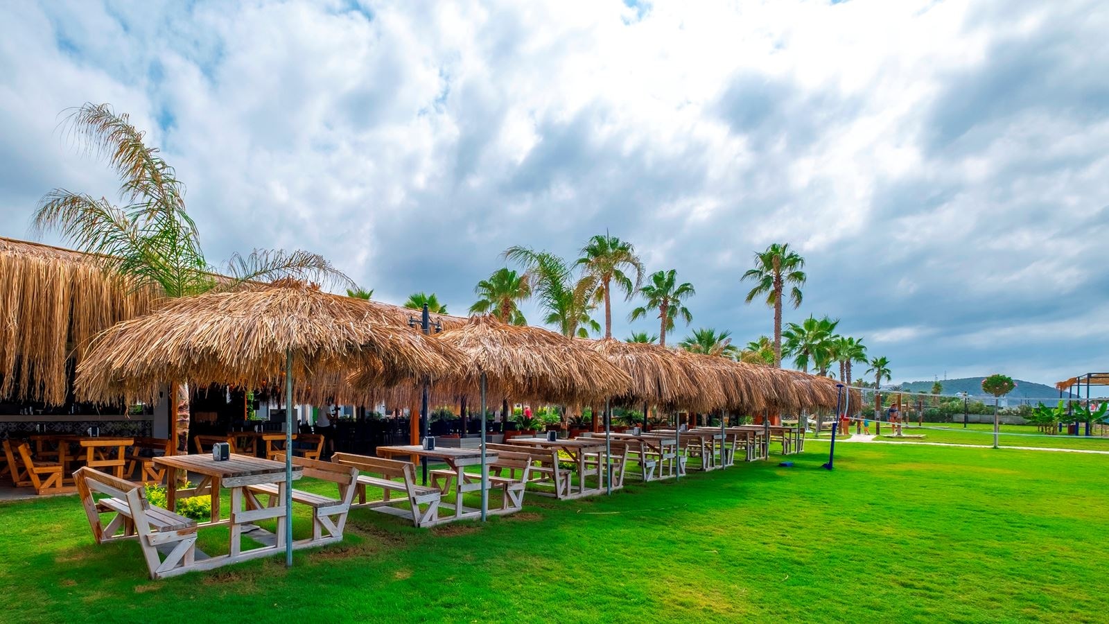 restaurants-gurme-street-food-snack-restaurant