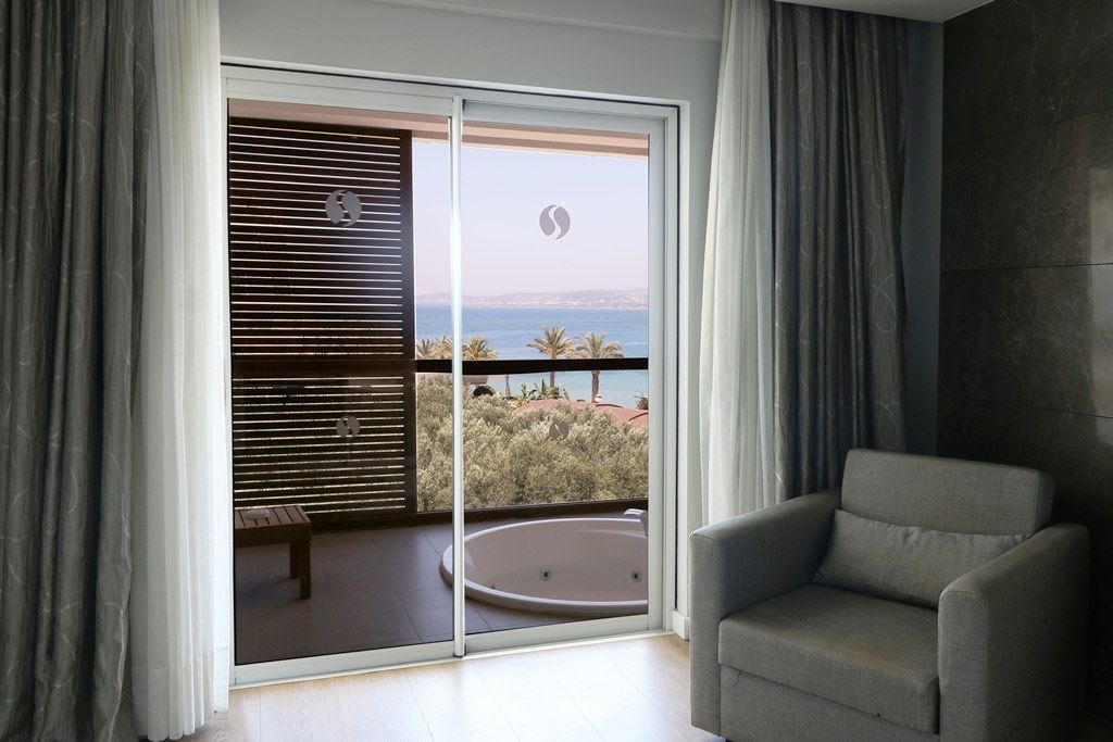 rooms-superior-room-with-jacuzzi