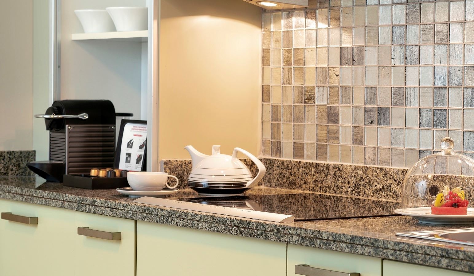 rooms-suite-city-view