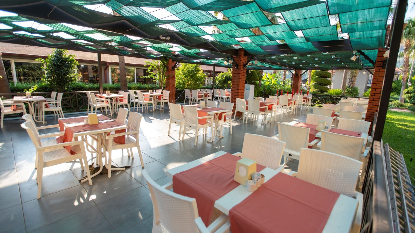 restaurants-main-building