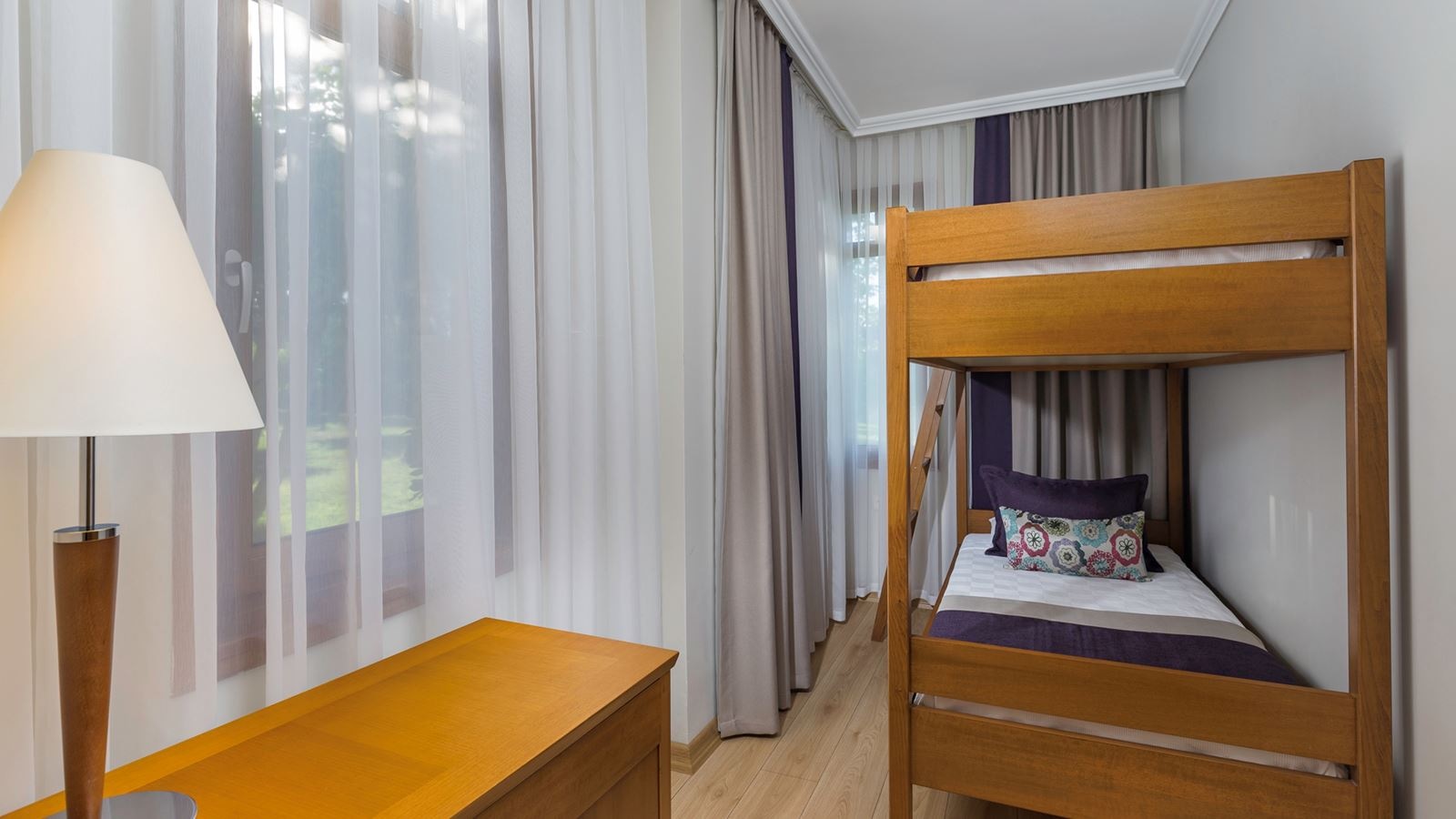 rooms-junior-family-room