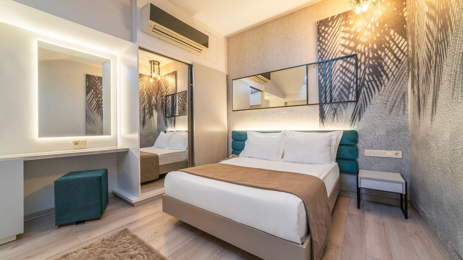 rooms-hotel-dublex-family-room-land-view