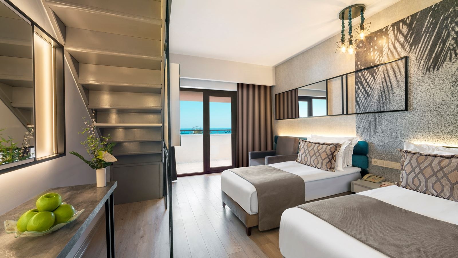 rooms-hotel-dublex-family-room-sea-view