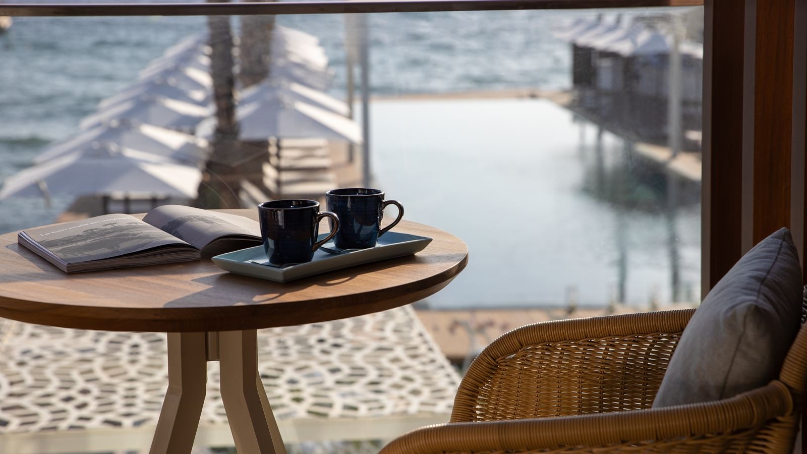 rooms-sea-view-king-room