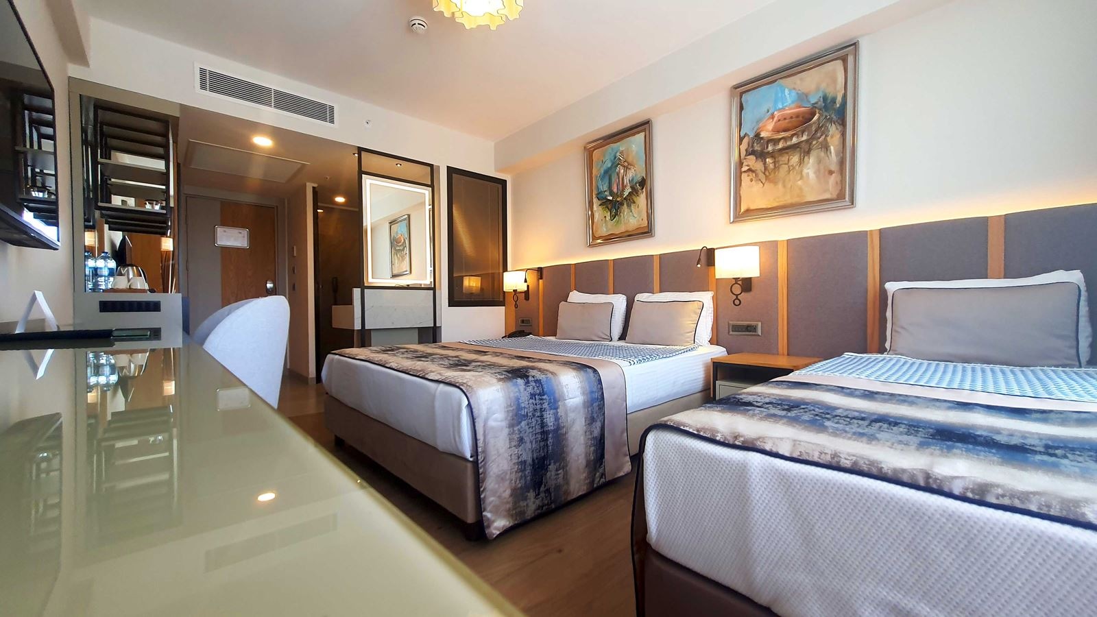 rooms-standard-room-pool-view