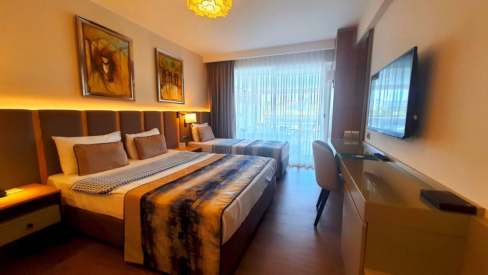 rooms-swim-up-deluxe-room