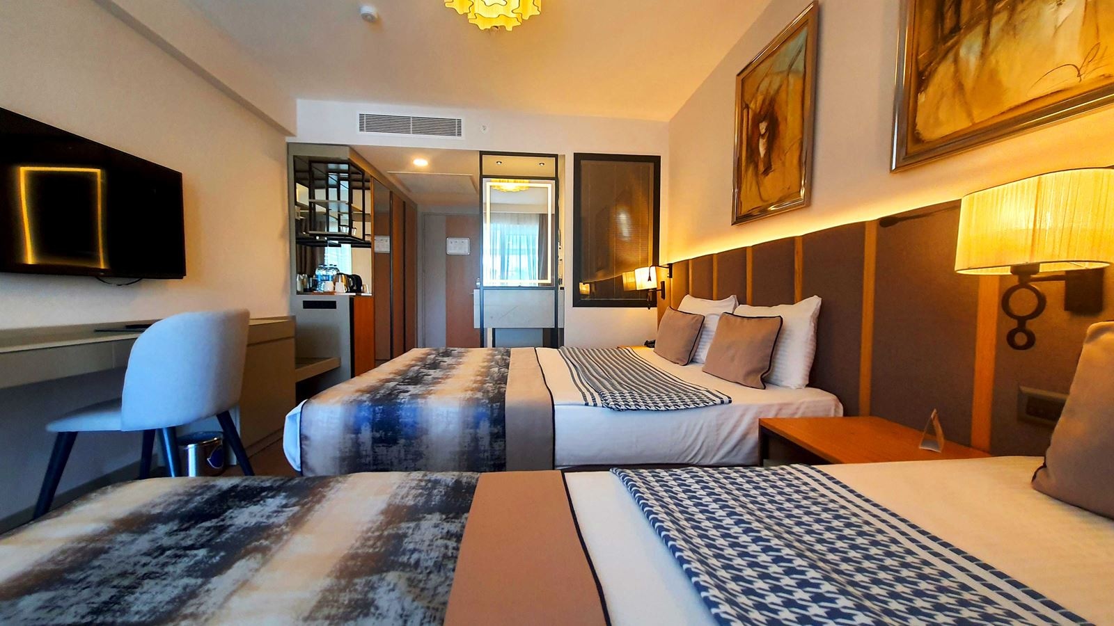 rooms-swim-up-deluxe-room