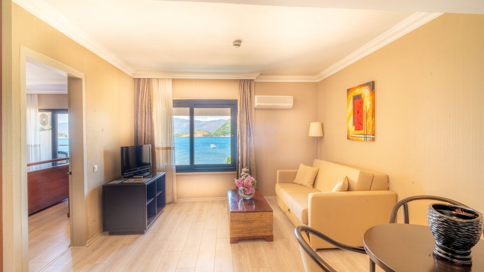 rooms-suite-one-bedroom-sea-view