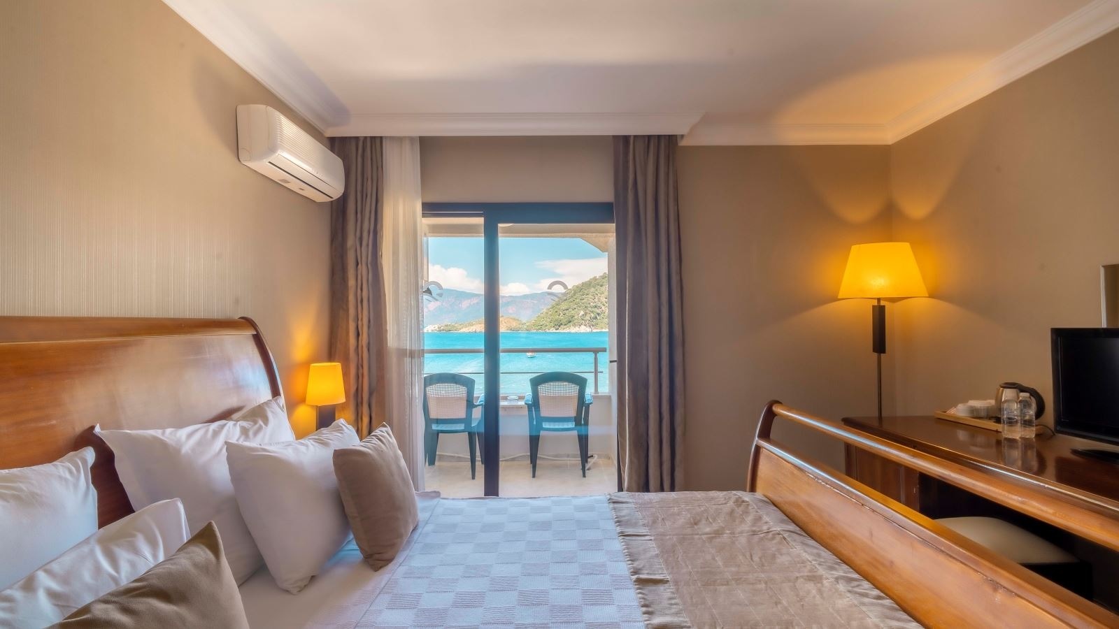 rooms-suite-one-bedroom-sea-view