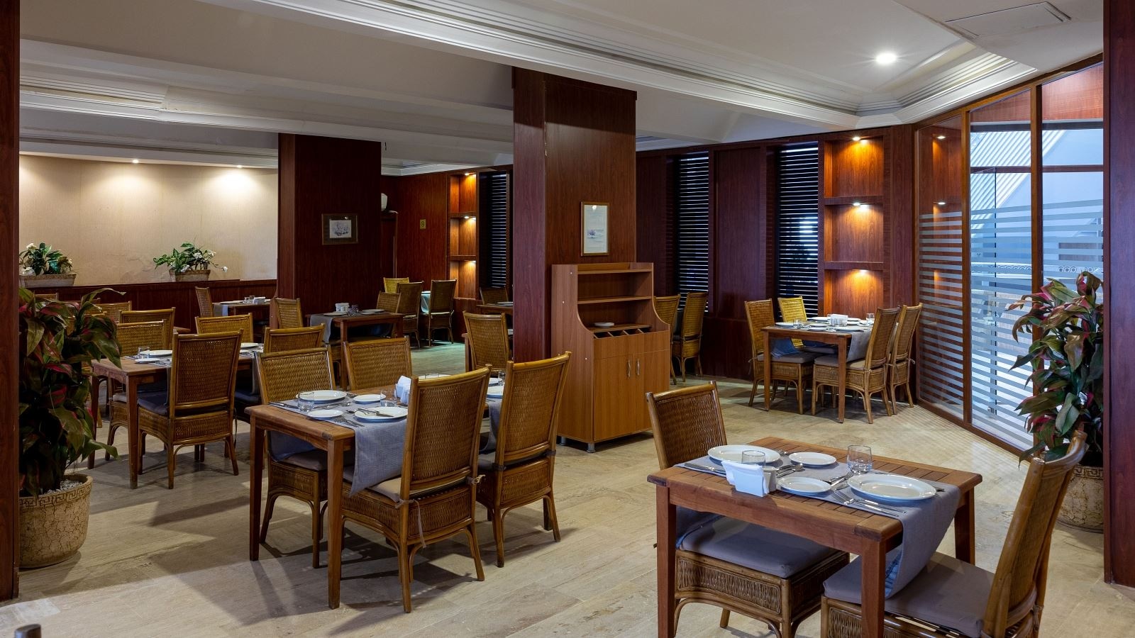 restaurants-main-restaurant