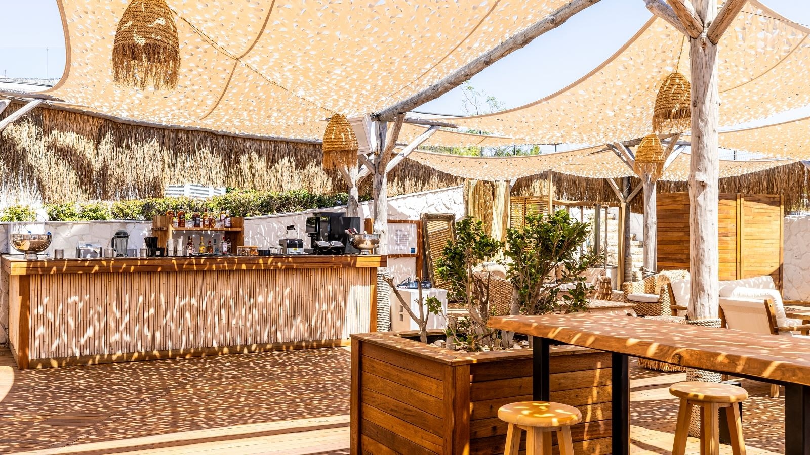 bars-executive-beach-bar