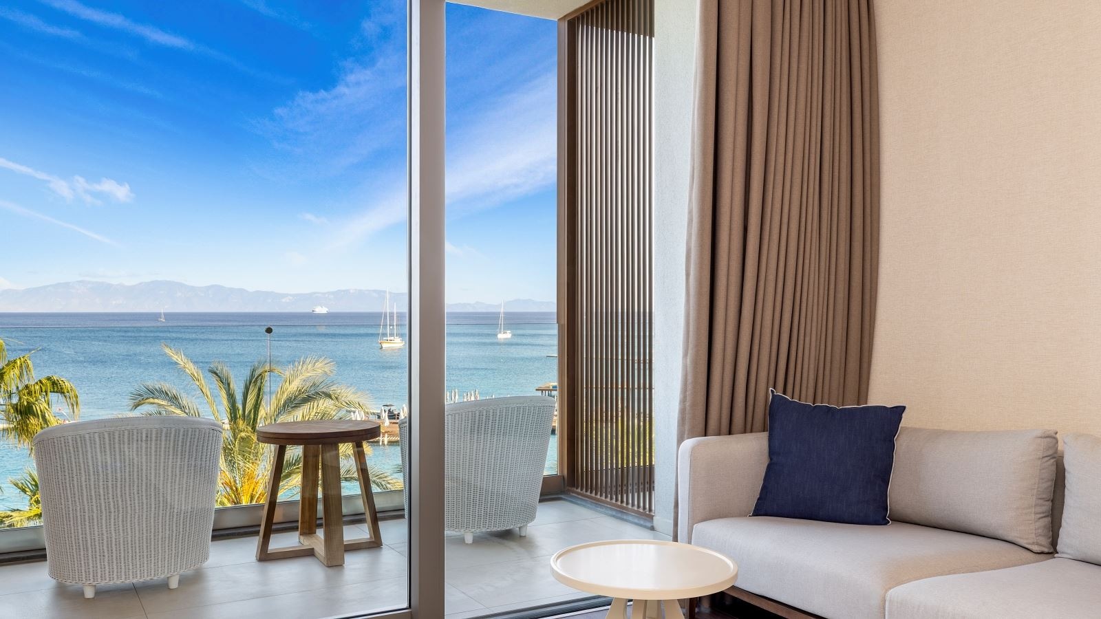 rooms-superior-room-sea-view