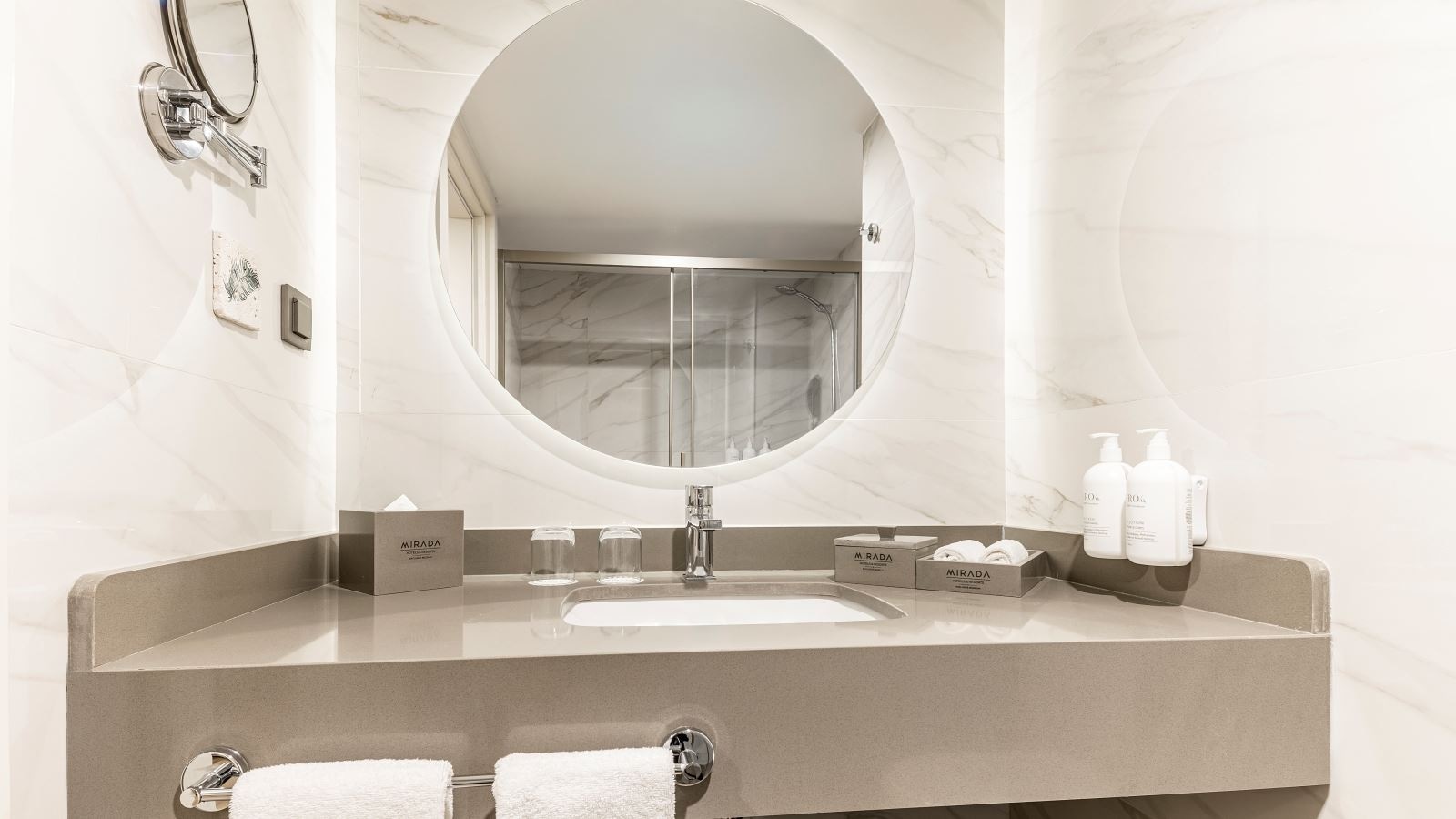 rooms-family-room-non-view-eco