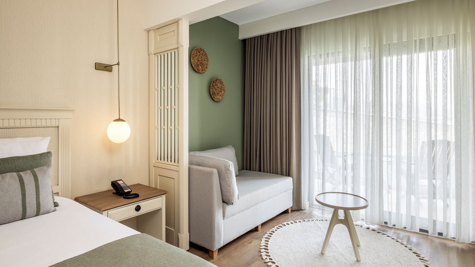 rooms-standard-room-land-view