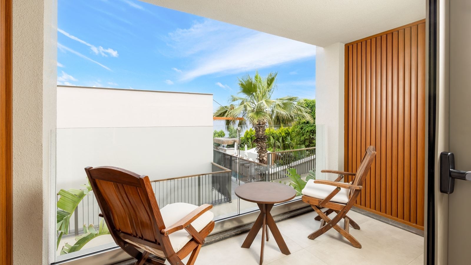 rooms-standard-room-land-view