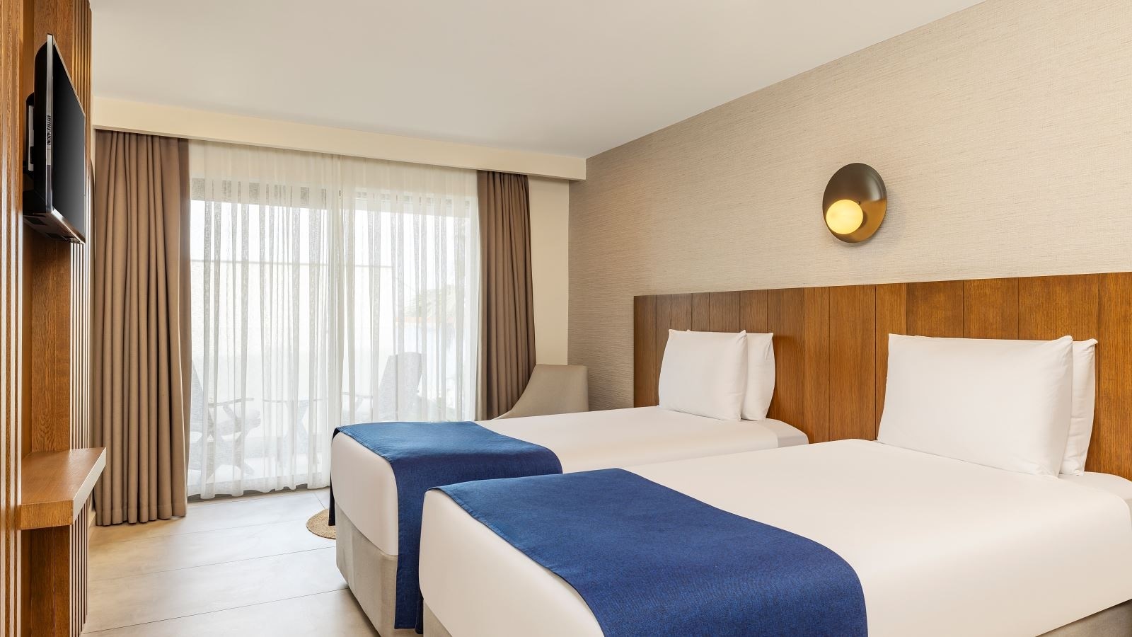 rooms-standard-room-land-view