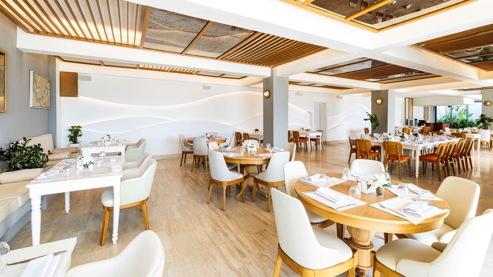 restaurants-terrace-main-restaurant