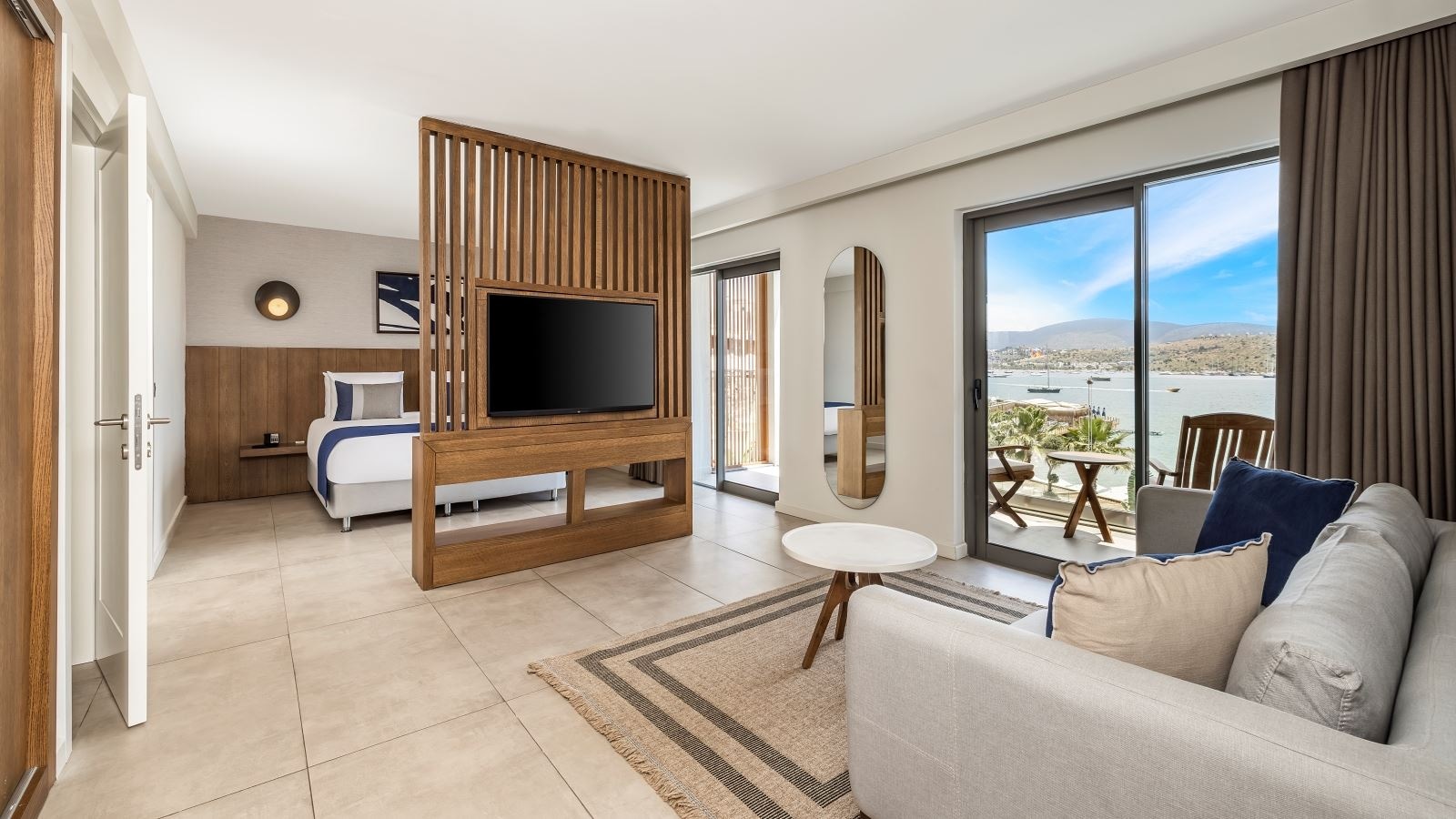 rooms-family-room-sea-view