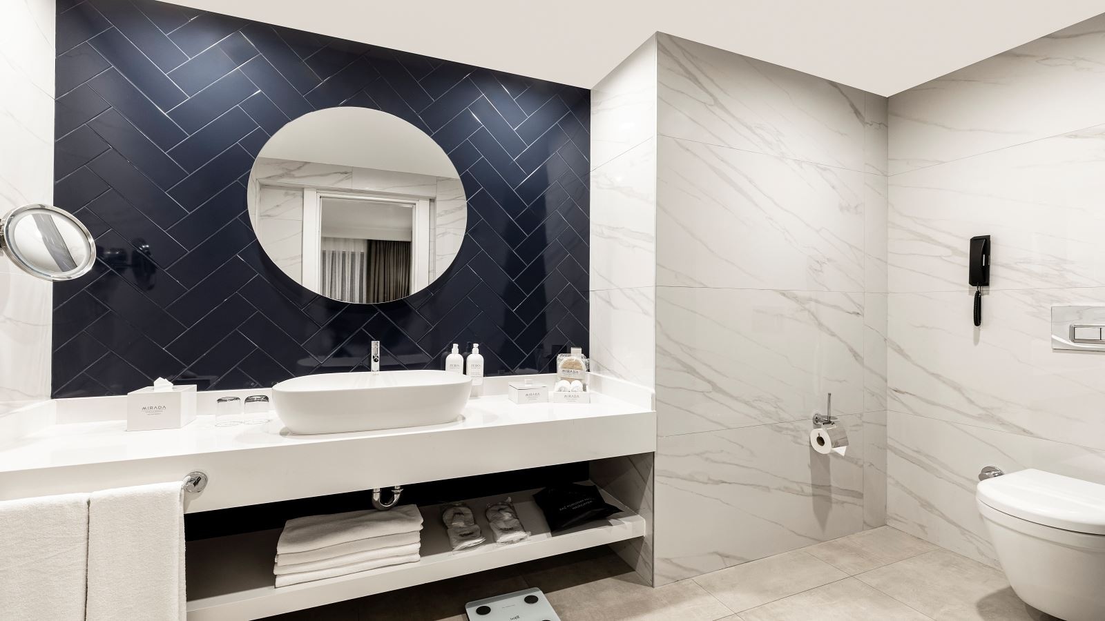 rooms-family-room-sea-view