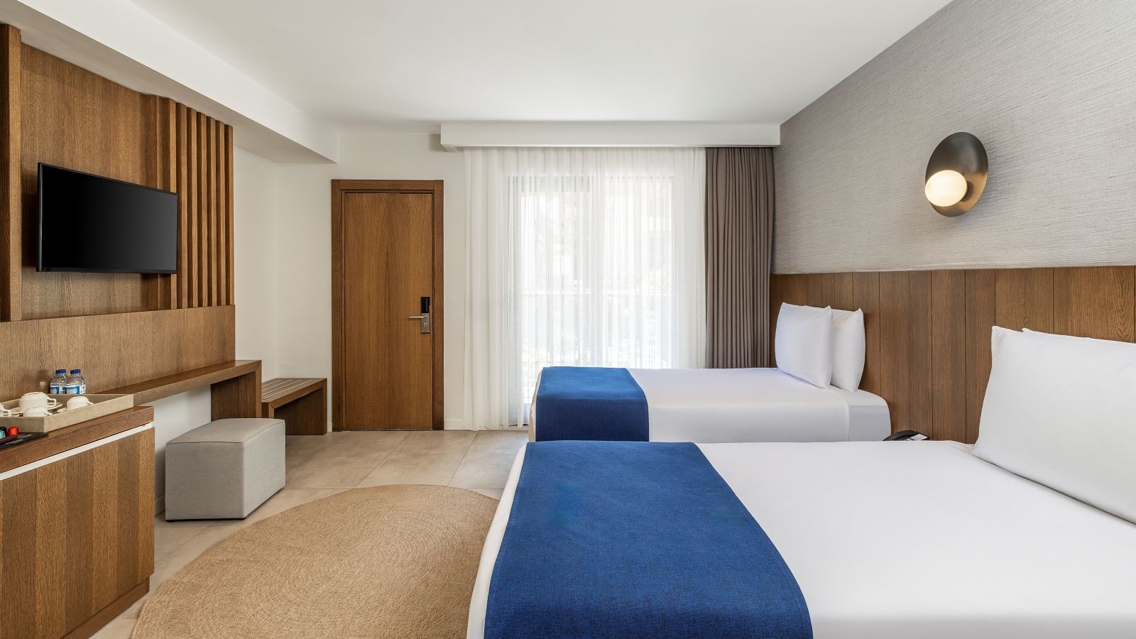 rooms-family-room-sea-view