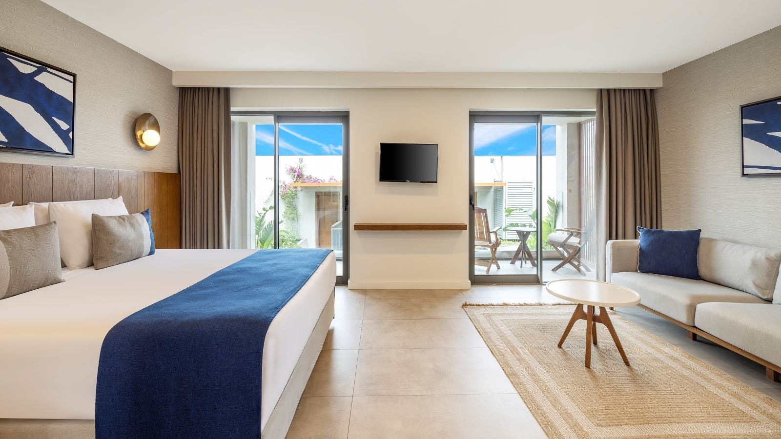 rooms-family-room-land-view