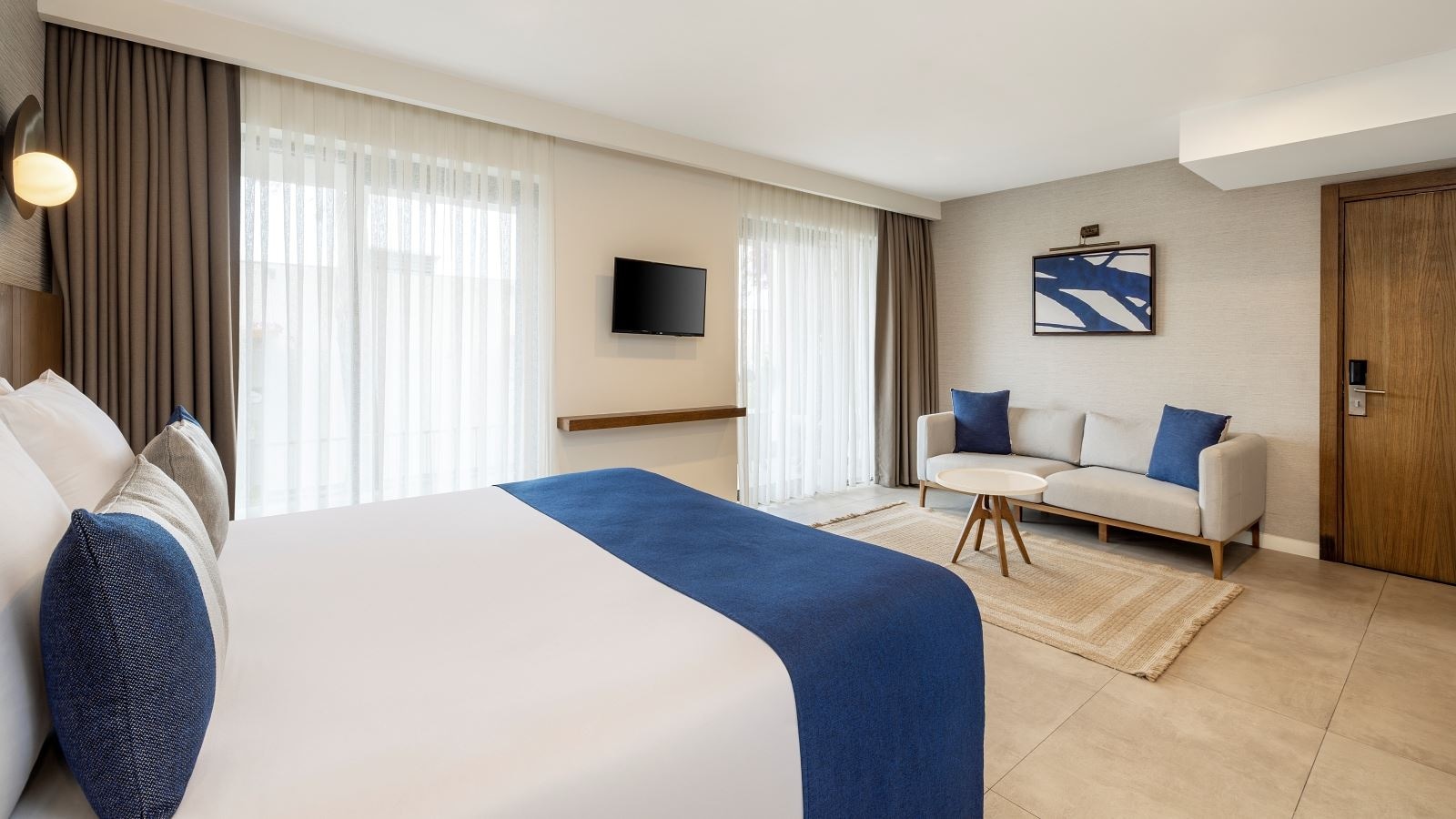 rooms-family-room-land-view