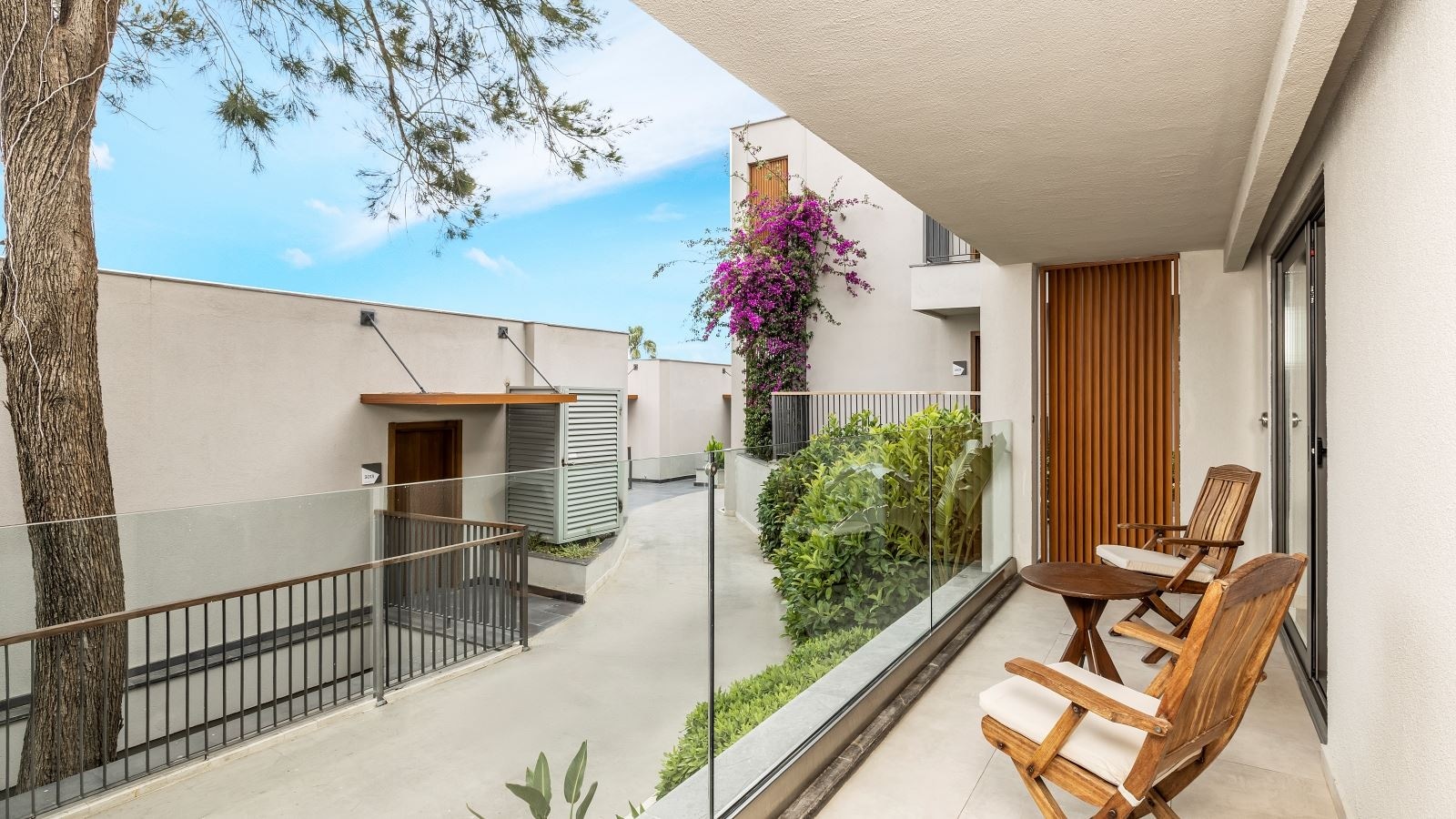 rooms-family-room-land-view