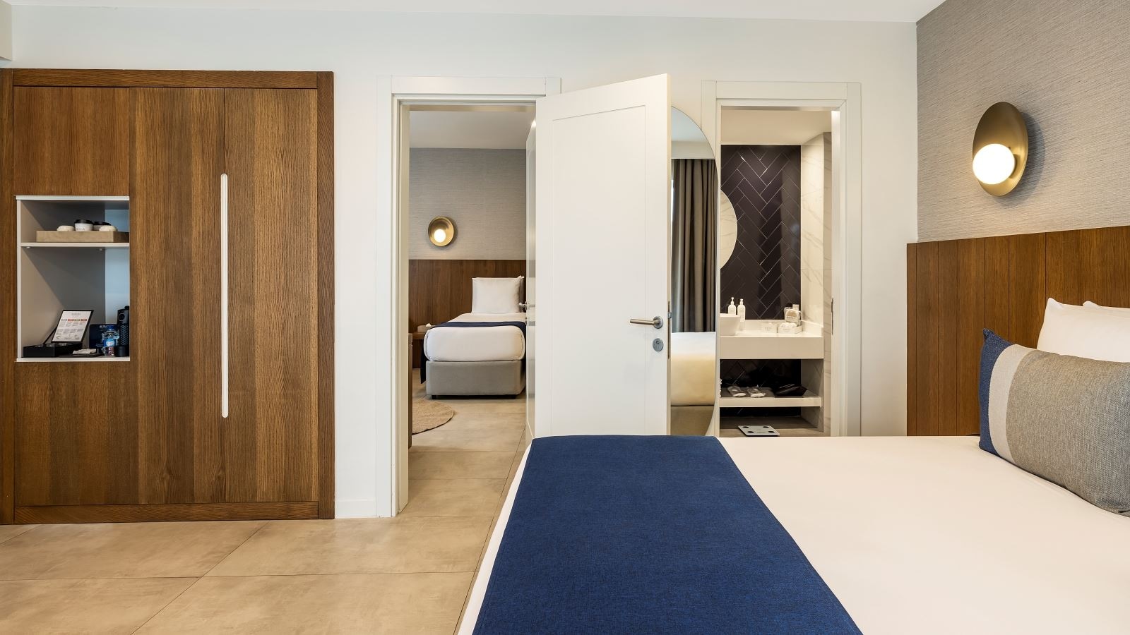 rooms-family-room-land-view