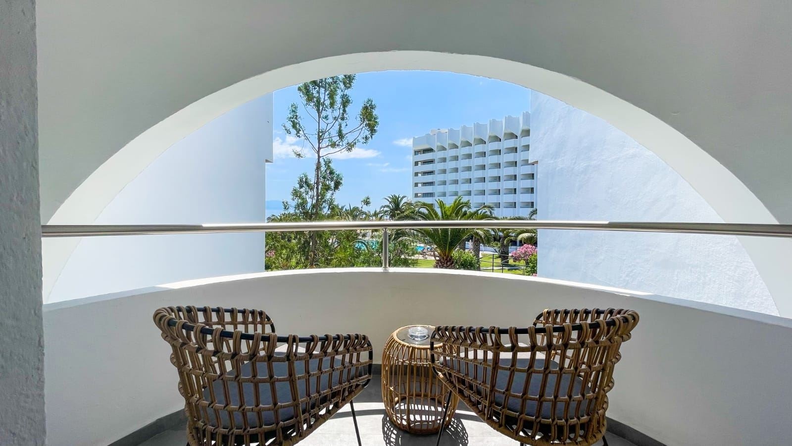 rooms-suite-room-seaview