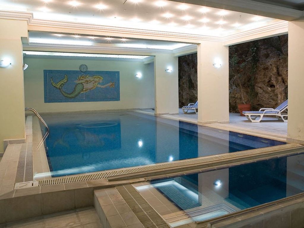 pools-indoor-pool