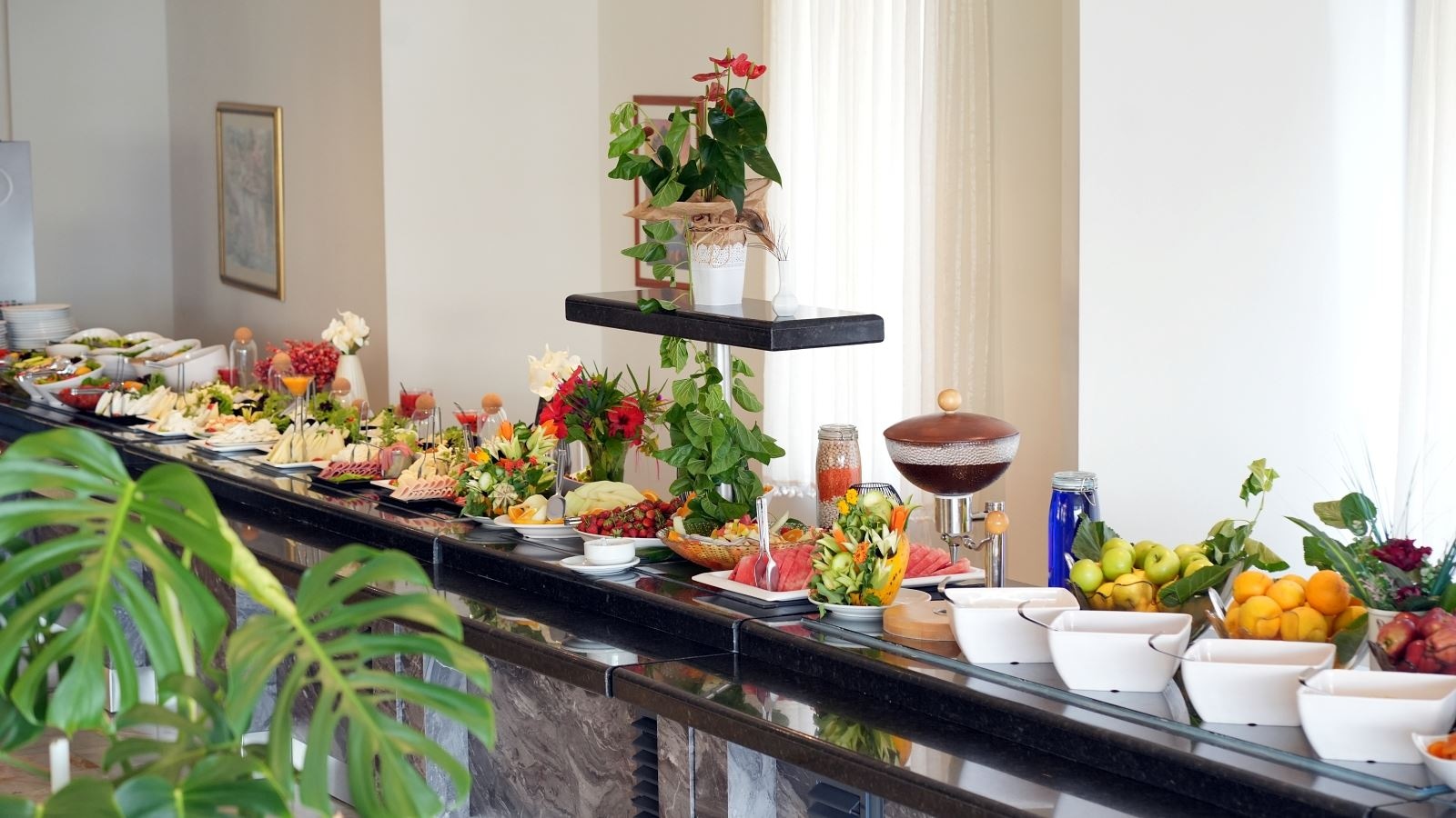 restaurants-caprea-breakfast-area