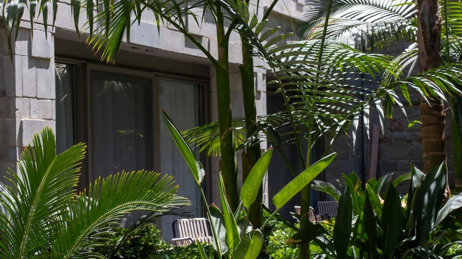 rooms-deluxe-atrium-view