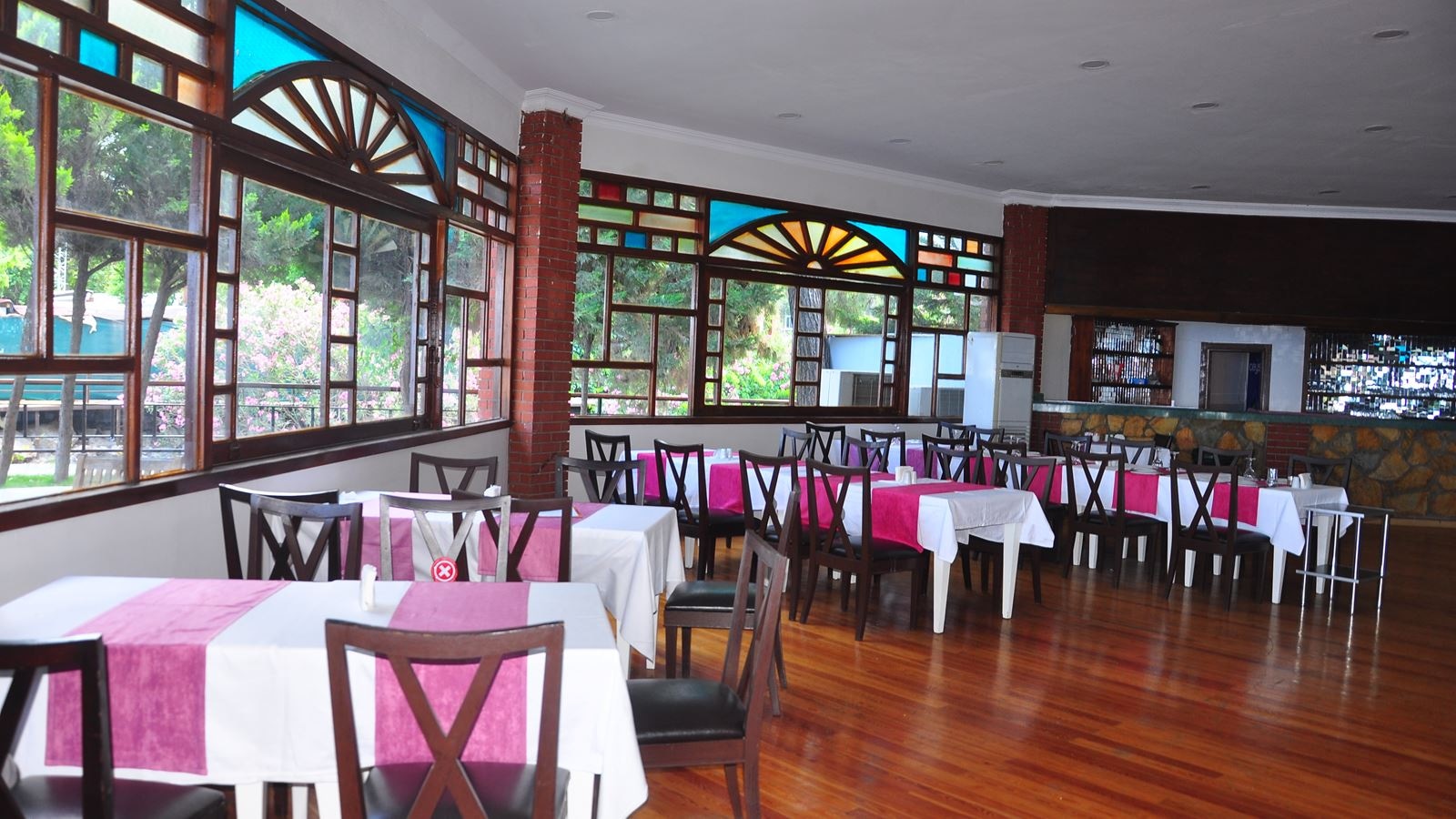 restaurants-main-restaurant