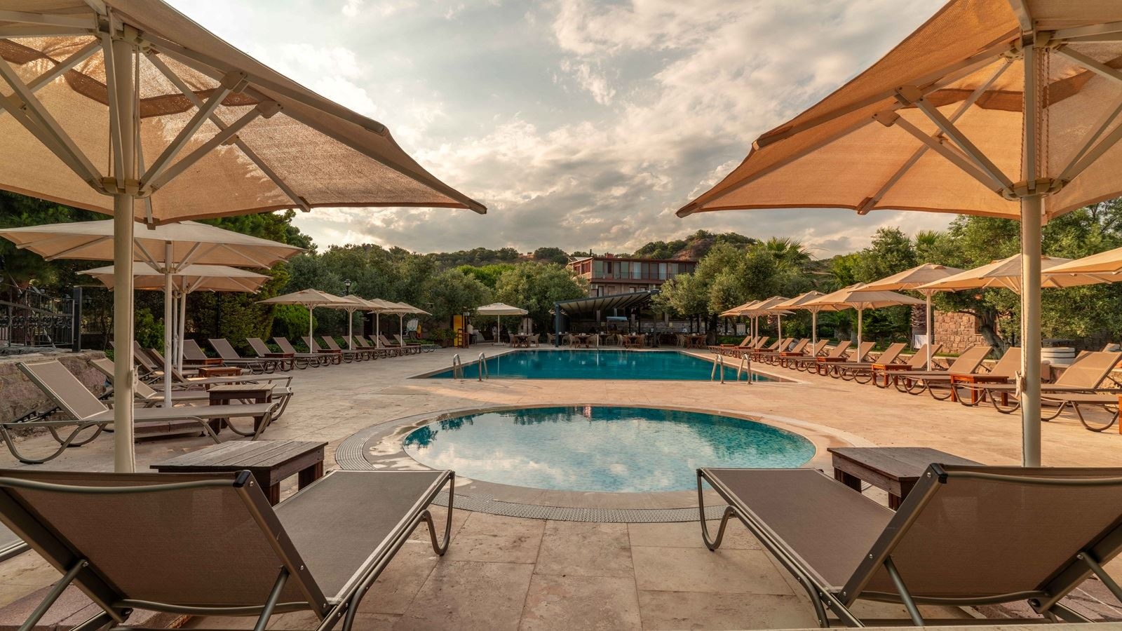 pools-outdoor-childrens-pool