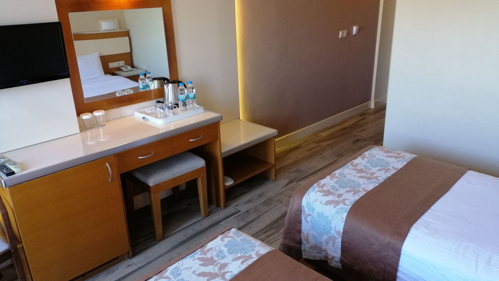 rooms-httpscontentodeontourscomaccommodationinfosheetgetupdateinfosheet28079infosheetroom0llanguage1name