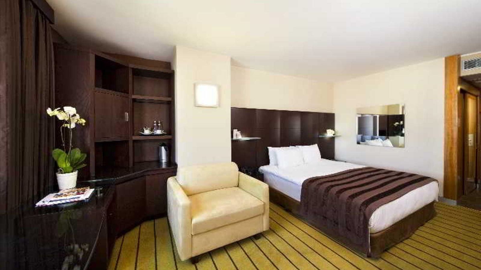 rooms-double-standard