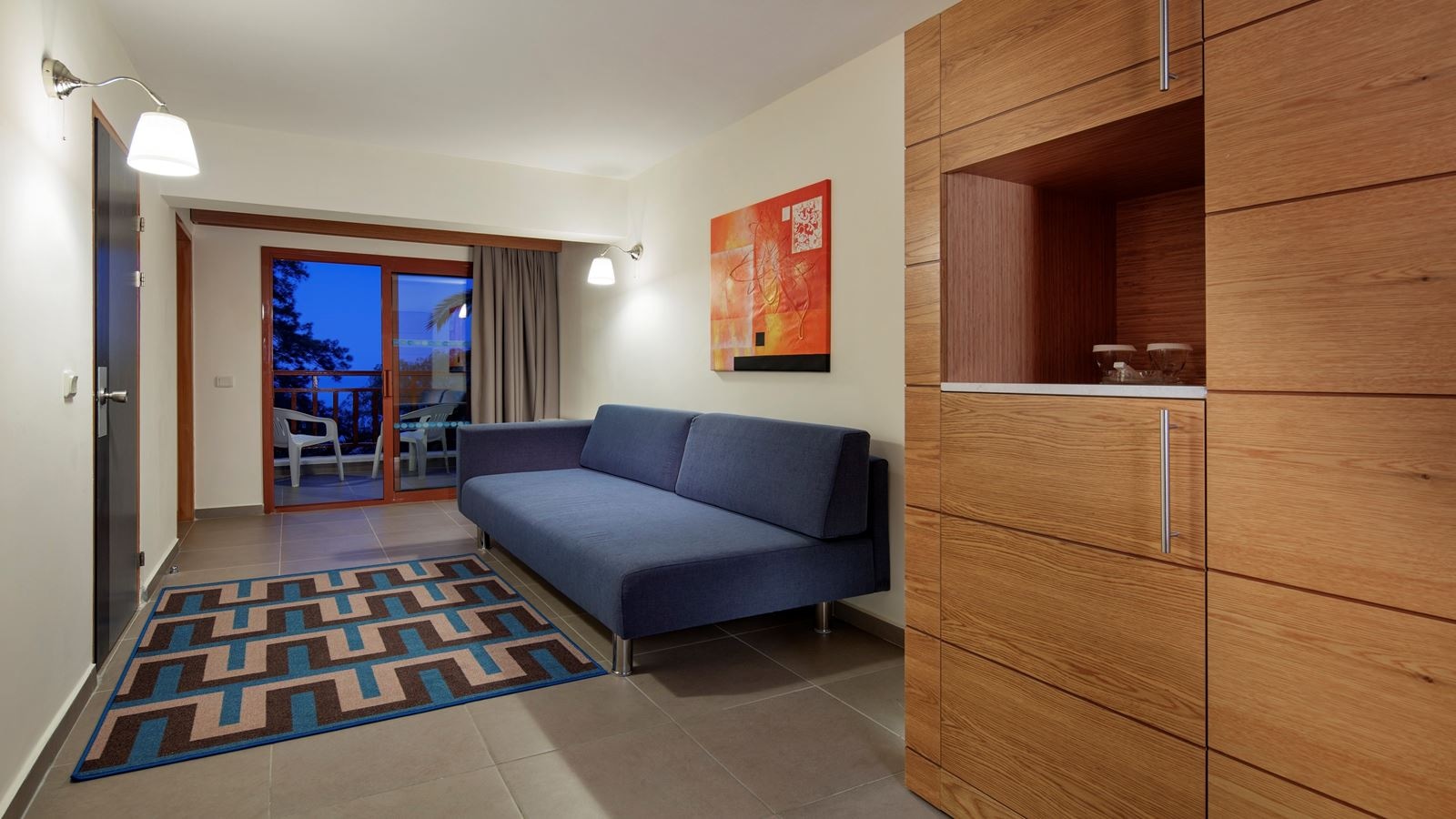 rooms-club-family-2-bedroom-balcony