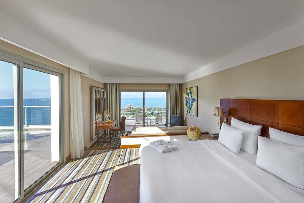 rooms-standard-terrace-suite-room