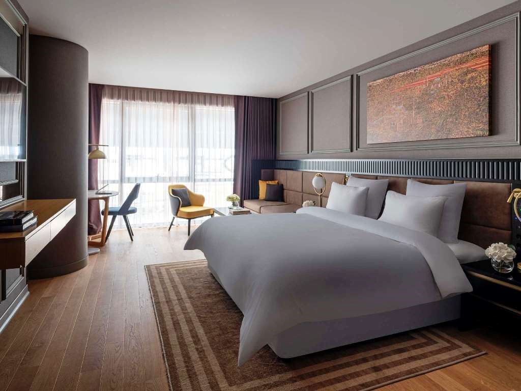 rooms-luxury-room-city-view