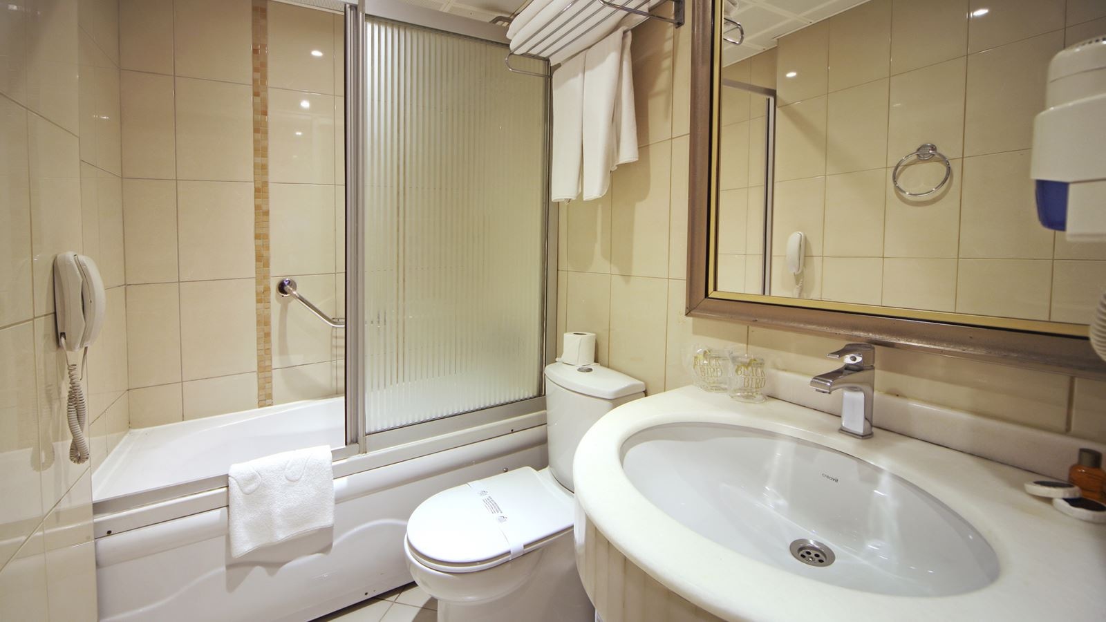 rooms-family-room-standard