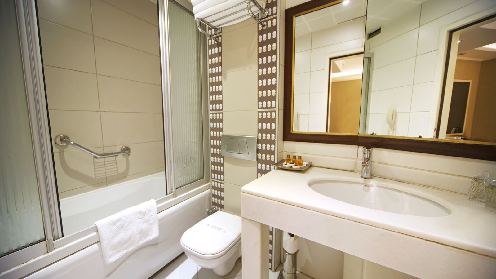 rooms-family-room-standard