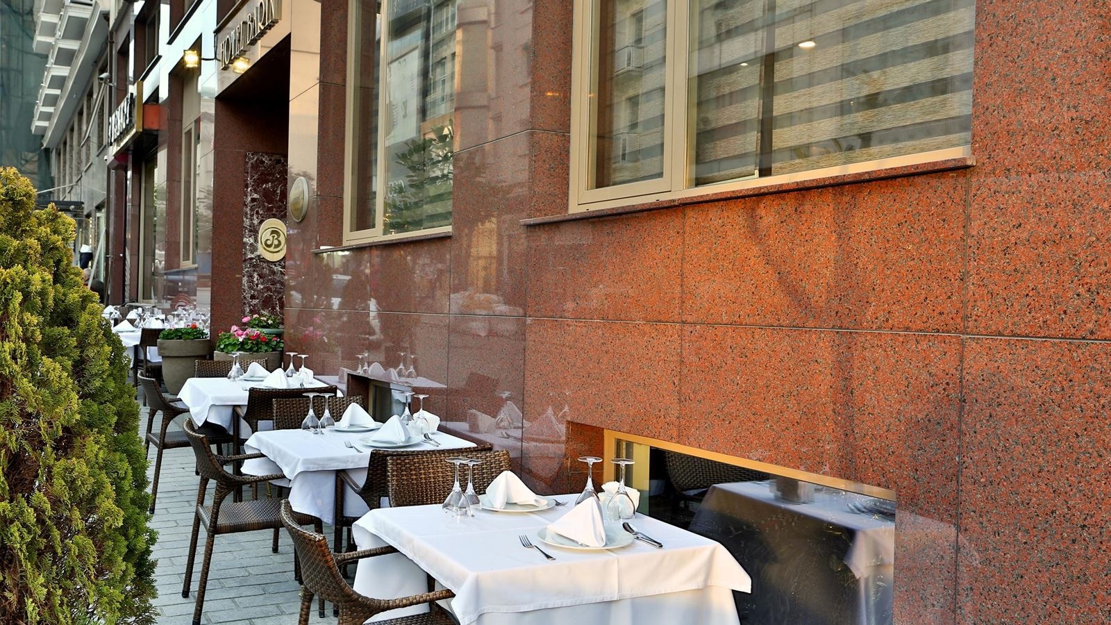 restaurants-restaurants