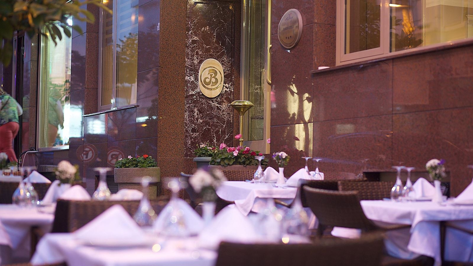 restaurants-restaurants