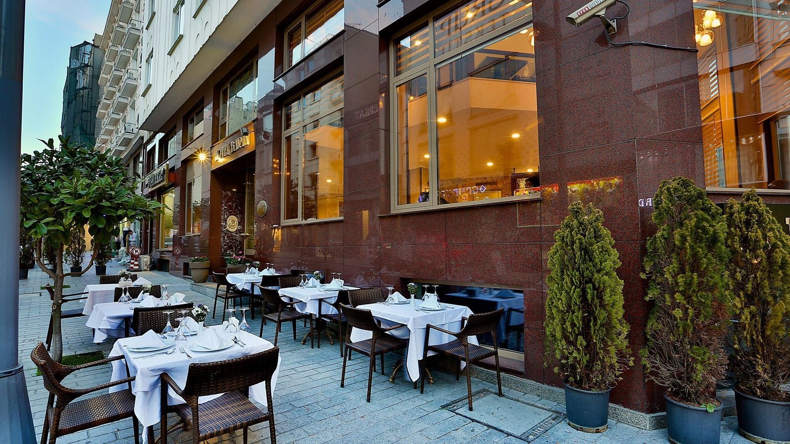 restaurants-restaurants