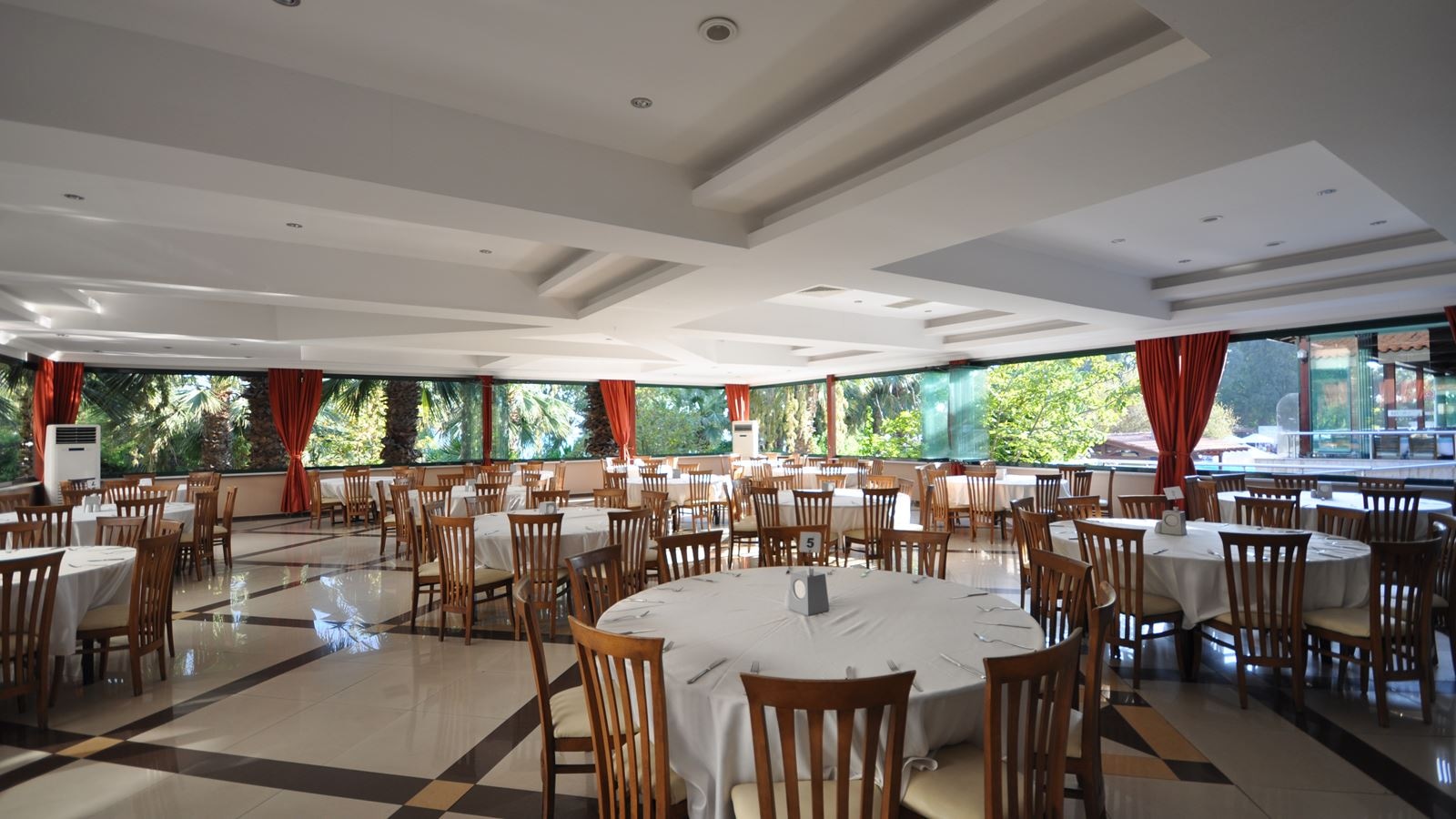 restaurants-restaurants