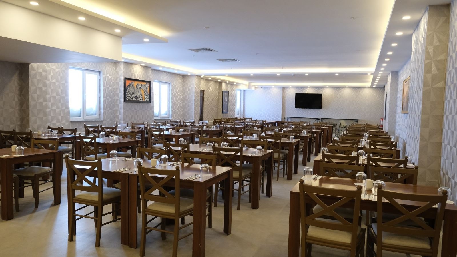 restaurants-restaurant