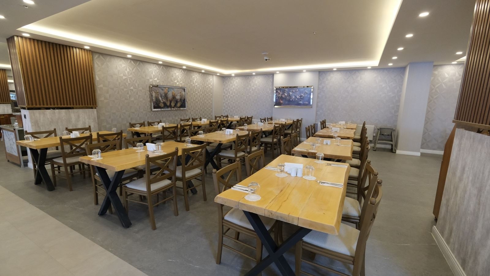 restaurants-restaurant