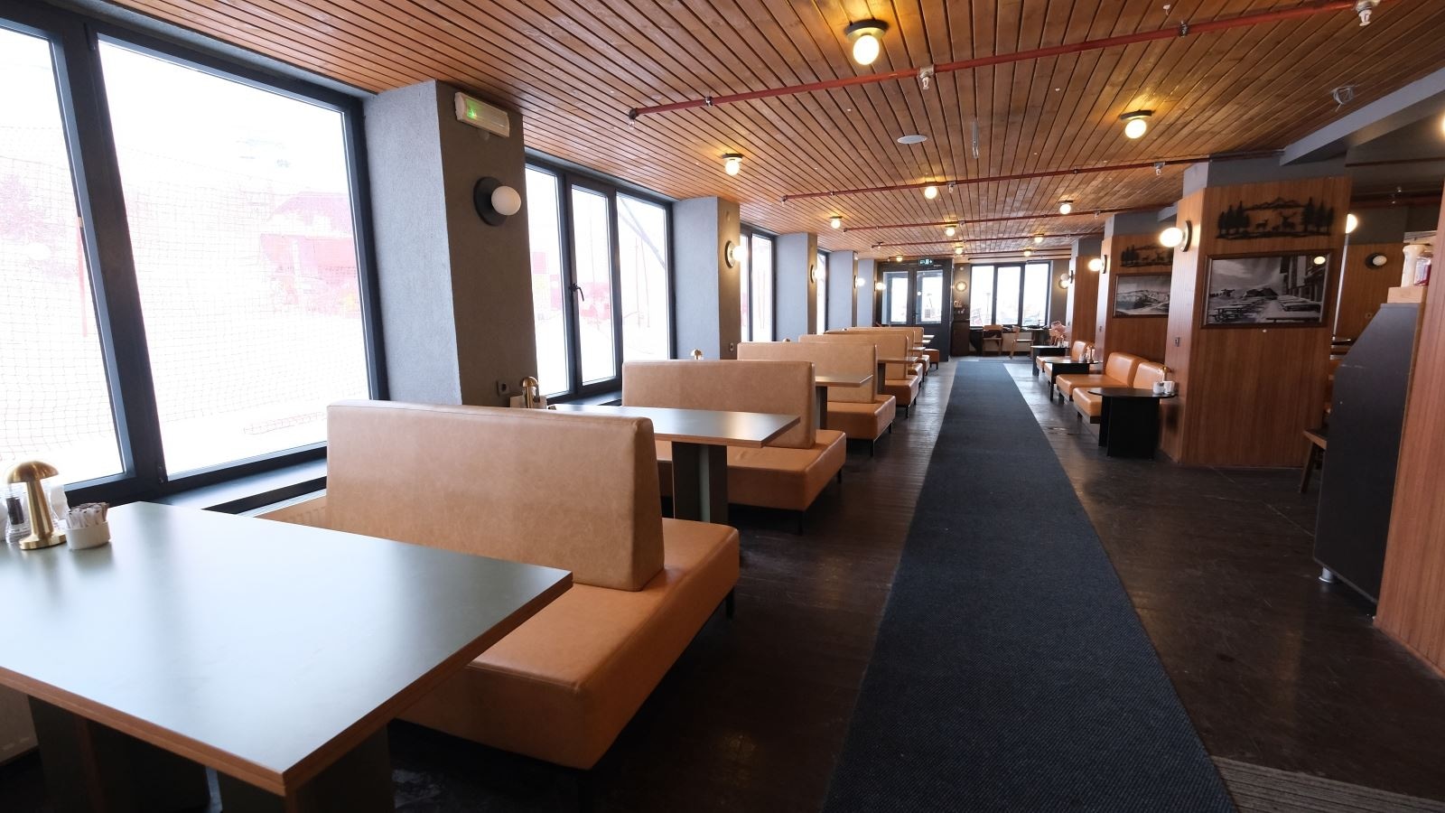 restaurants-restaurant